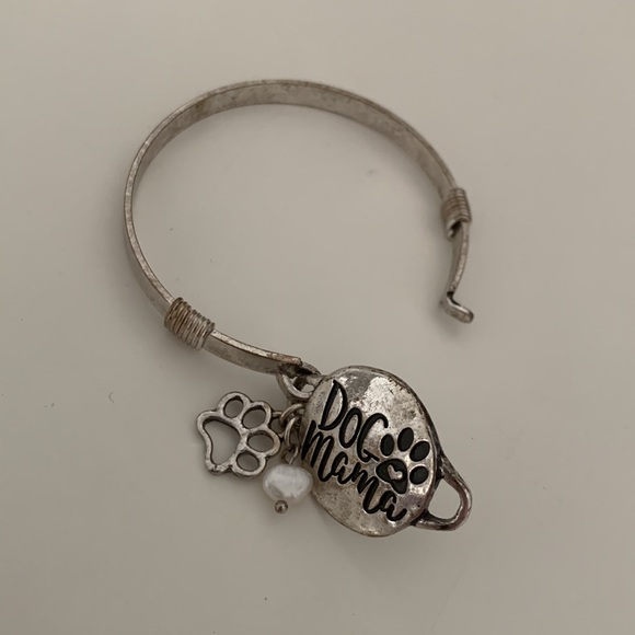 Silver Dog mom mama bracelet - Picture 2 of 2